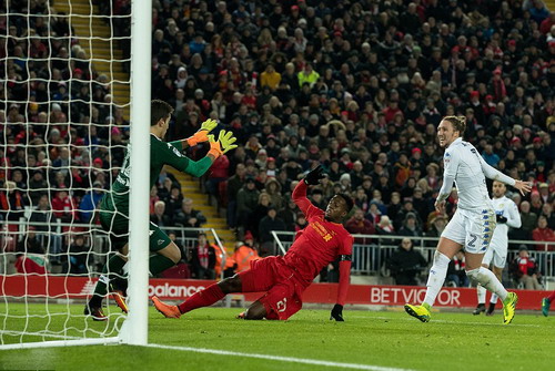Divock Origi ghi b&agrave;n cho chủ nh&agrave; Liverpool