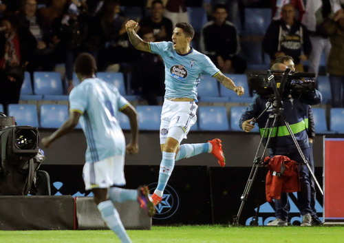 Pablo Hernandez với b&agrave;n thắng biếu kh&ocirc;ng của Ter Stergen