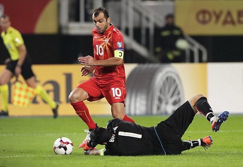 Goran Pandev l&agrave; mối hiểm họa cho khung th&agrave;nh &Yacute;