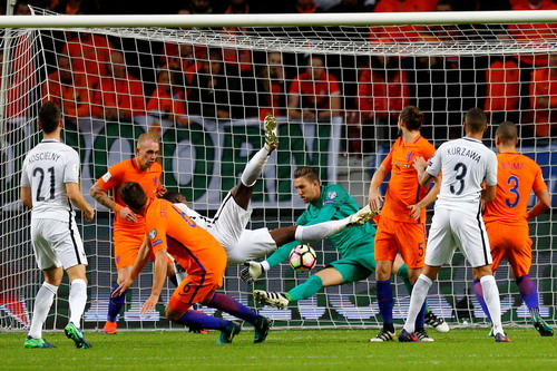 Pogba chơi hay ở cuối trận