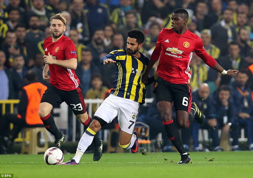 Paul Pogba chỉ có mặt 30 phút trước khi chấn thương rời sân