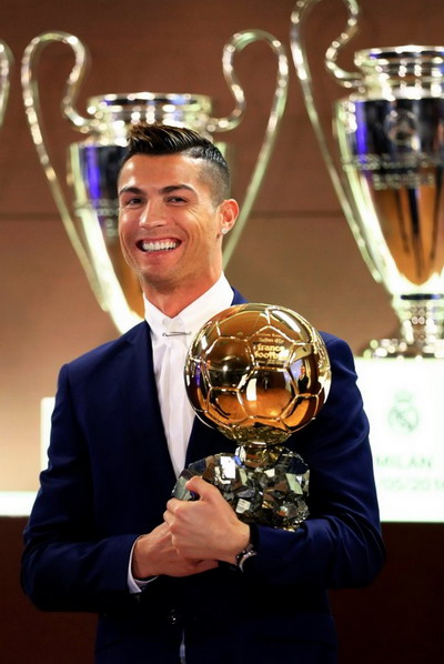 Nike tung gi&agrave;y độc mừng Quả b&oacute;ng v&agrave;ng Ronaldo - Ảnh 4.