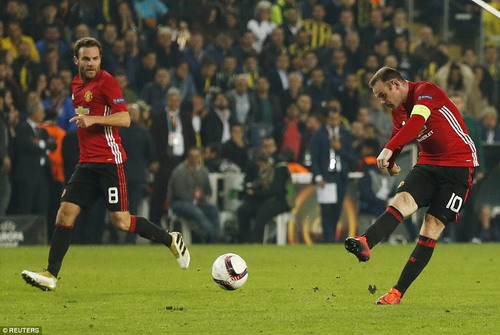 Roonay có bàn thắng danh dự cho Man United