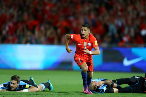 ... trước khi nhấn chìm toàn bộ hàng thủ Uruguay
