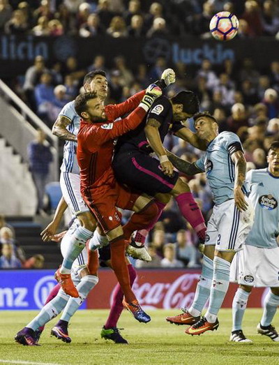 Luis Suarez thi đấu x&ocirc;ng x&aacute;o nhưng kh&ocirc;ng ghi được b&agrave;n trước Celta Vigo
