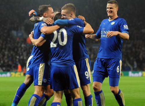 Okazaki ghi siêu phẩm, phá ngày trở lại của Benitez