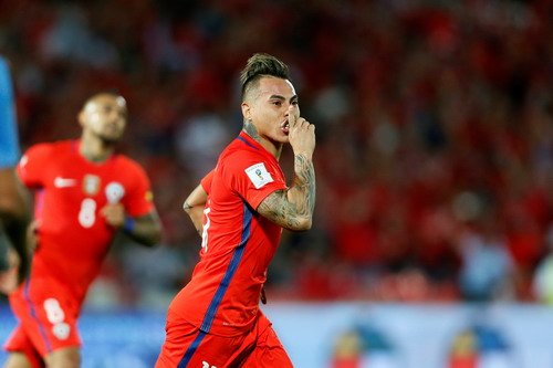 Eduardo Vargas có bàn thắng thứ 4 cho Chile ở vòng loại World Cup 2018