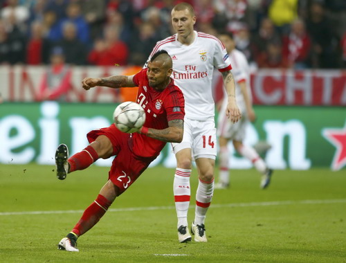 Barcelona lại gây chấn động với "bom tấn" Vidal