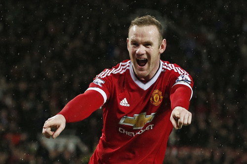 Rớt phong độ, Rooney vẫn liên tục phá mốc ghi bàn