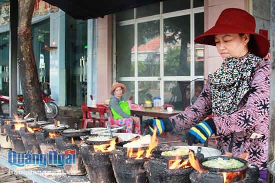 Thơm ngon bánh xèo Chợ Chùa
