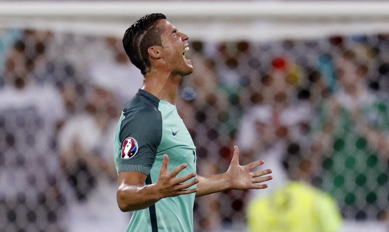 Xem hai khoảnh khắc Ronaldo đưa Bồ Đào Nha vào chung kết