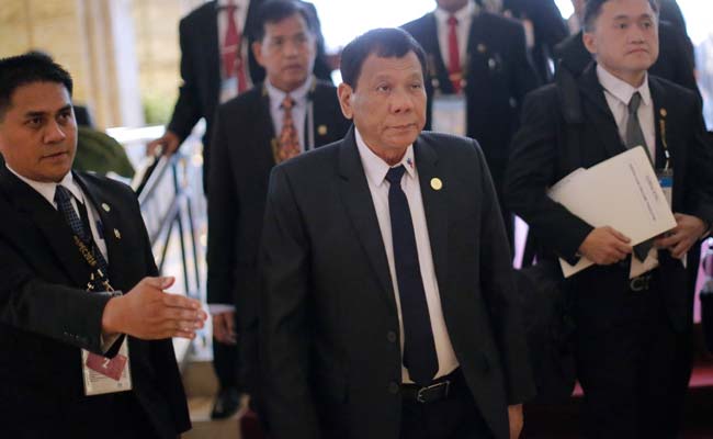 Ông Duterte chê công việc tổng thống lương thấp
