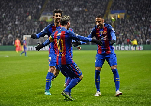 Messi lập cú đúp, Barcelona vững ngôi đầu bảng