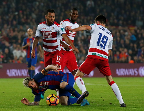 Một trận cầu nhọc nhằn cho Messi v&agrave; đồng đội