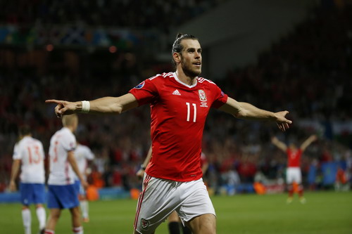Thắng Nga 3-0, Xứ Wales viết lại lịch sử