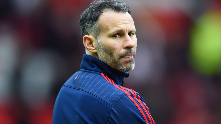 Giggs có cơ hội đối đầu M.U ở Premier League