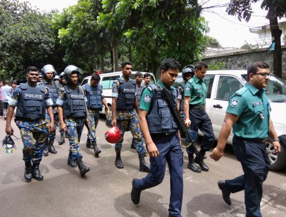 Bangladesh: Giải cứu 13 con tin, gần 30 người thiệt mạng