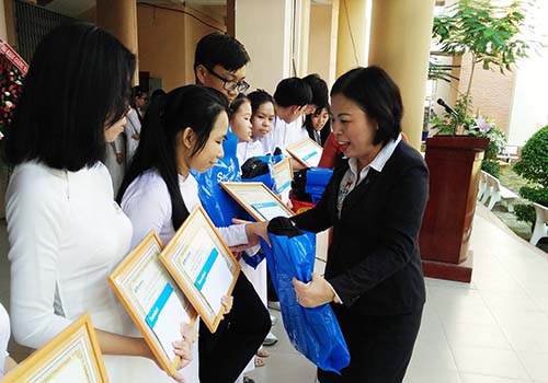 Sacombank trao 3.026 suất học bổng
