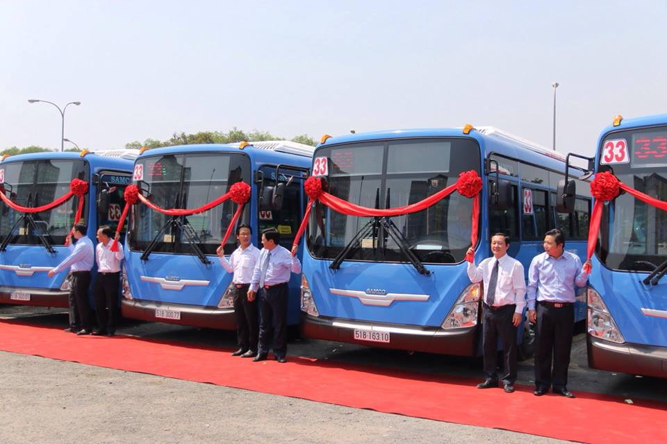 Khuyến khích sử dụng xe buýt chạy bằng nhiên liệu sạch