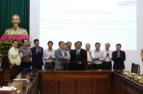 Samsung Việt Nam hỗ trợ các hộ chăn nuôi