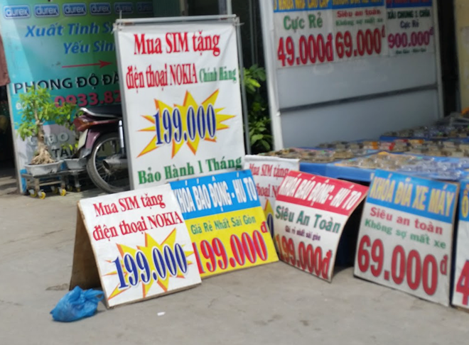 Mua SIM tặng điện thoại nở rộ tại TP HCM