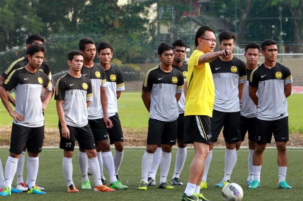 HLV Malaysia: CĐV ngưng chỉ trích, để kết quả phán xét