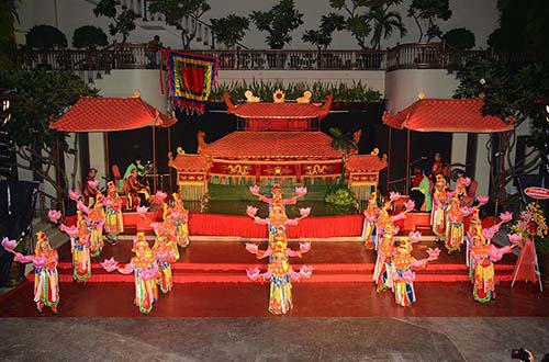 Khai trương nhà hát múa rối nước Rex Sen Vàng