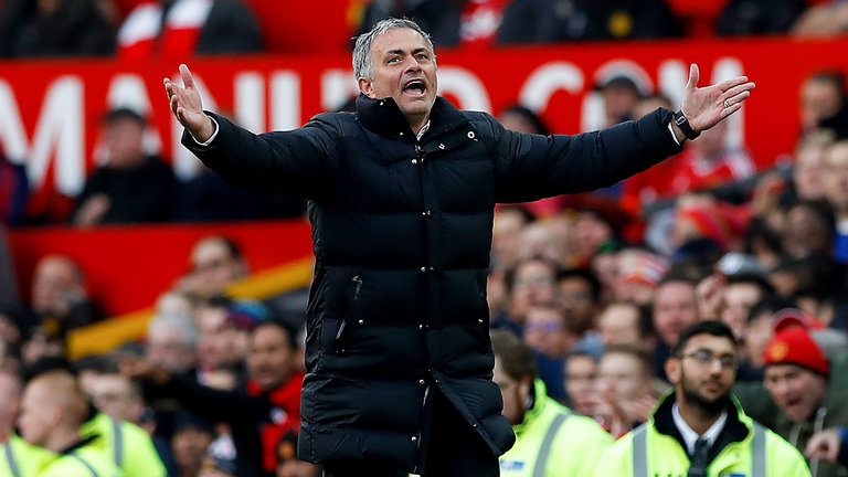 Mourinho bị cấm chỉ đạo 1 trận, phạt 16.000 bảng Anh