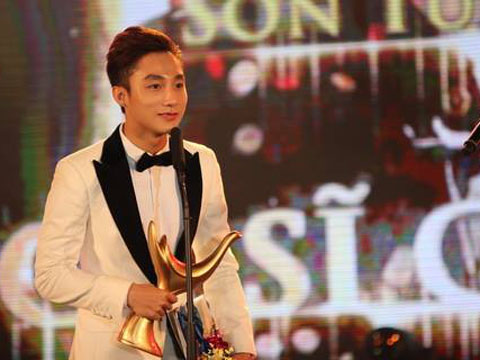 Sơn Tùng M-TP bất ngờ giành giải Ca sĩ "Cống hiến" của năm
