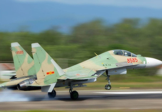 Su-30 gặp sự cố: Cả hai phi công đã kịp bung dù