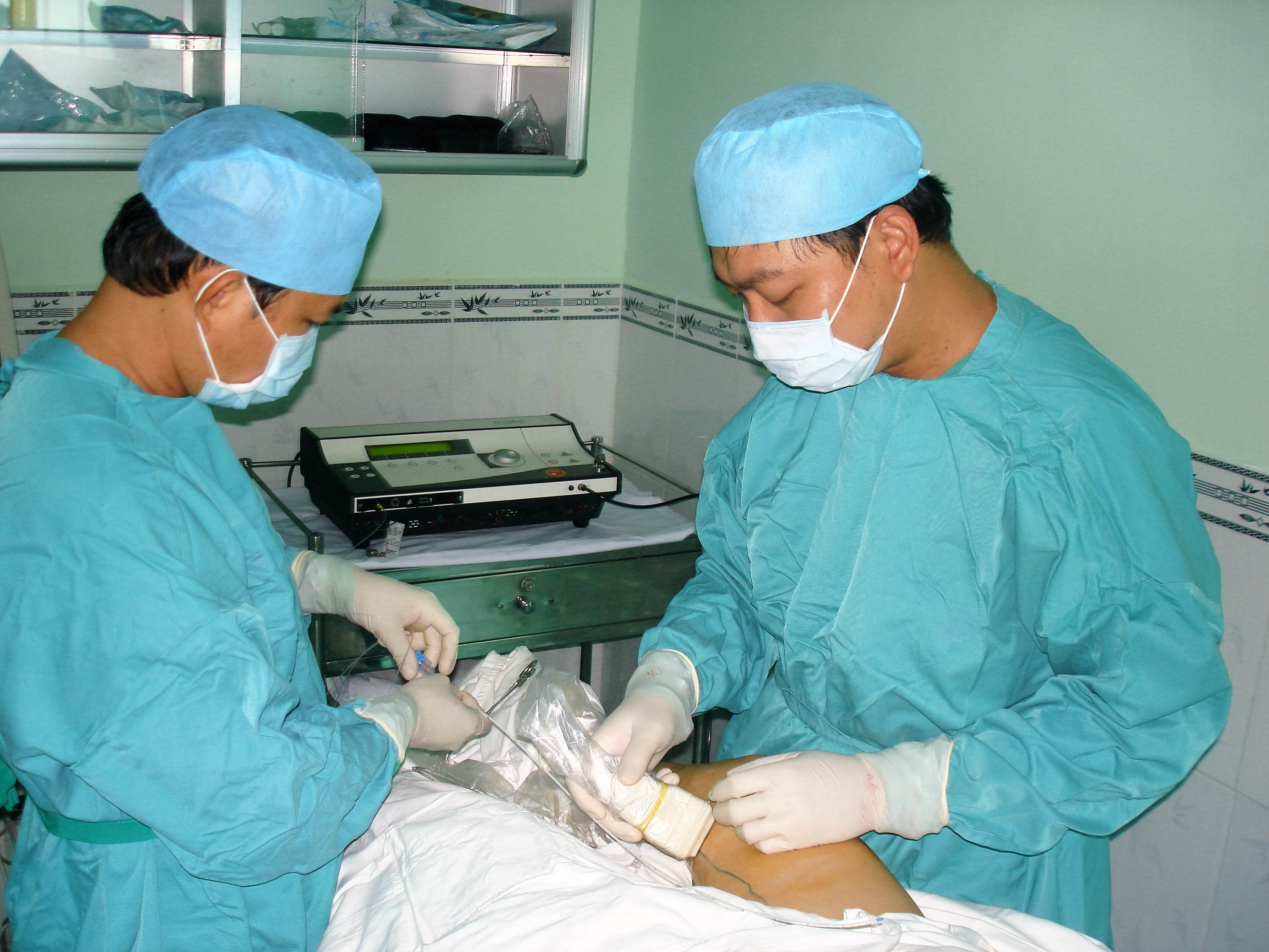 Trị suy giãn tĩnh mạch: Tùy tiện sẽ nguy hiểm