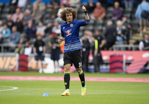 
Luiz sẽ được HLV Conte đ&aacute; ch&iacute;nh thay Terry
