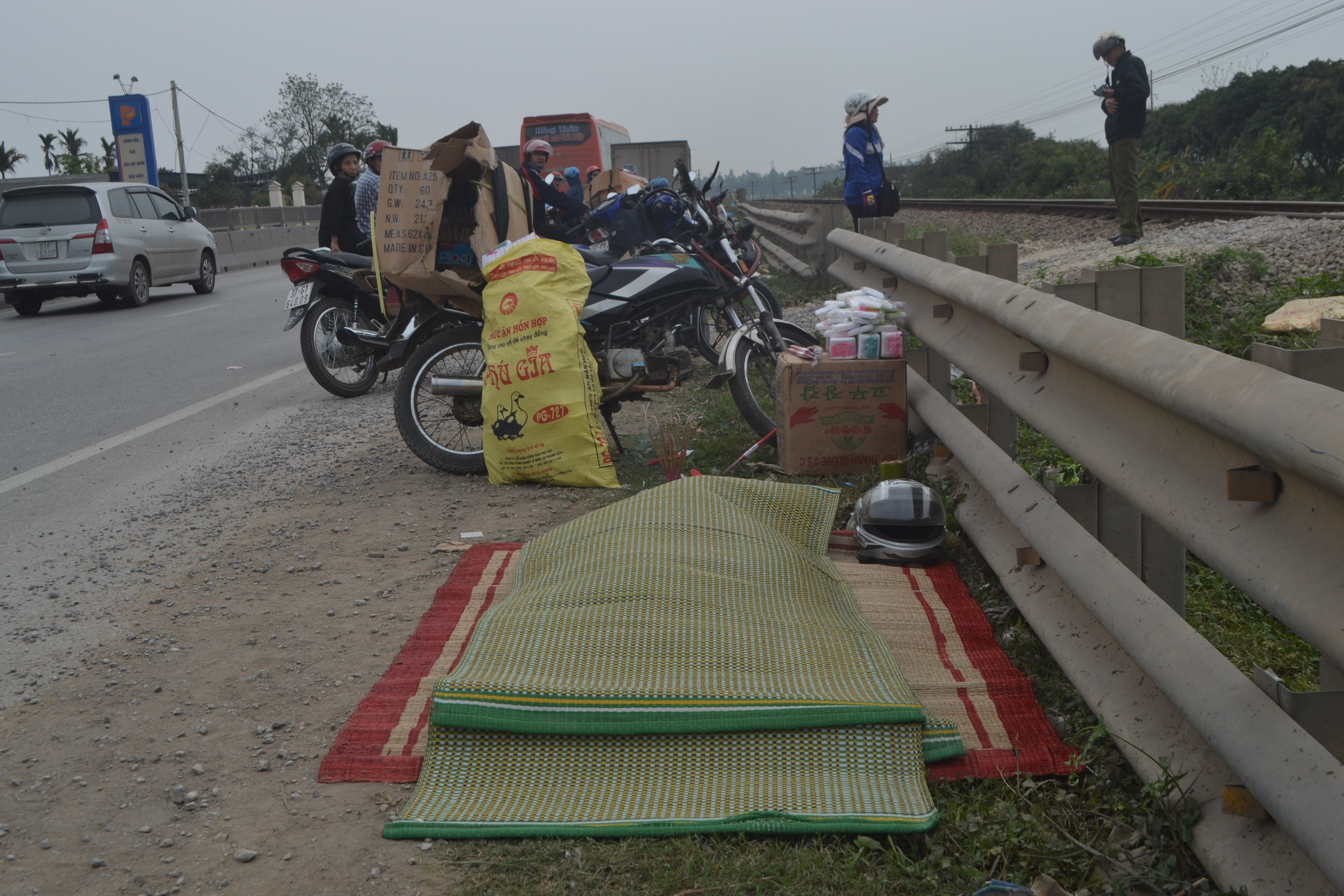 Tông xe máy vào lan can, mất mạng