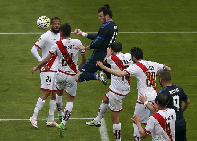 Bale tỏa sáng, Real tạm chiếm ngôi đầu của Barcelona