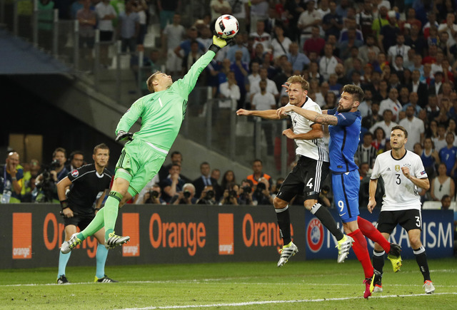 ​Báo Đức tố tuyển Pháp dùng doping ở Euro