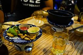 Bị chê nhậu yếu, “tặng” bạn 2 nhát dao