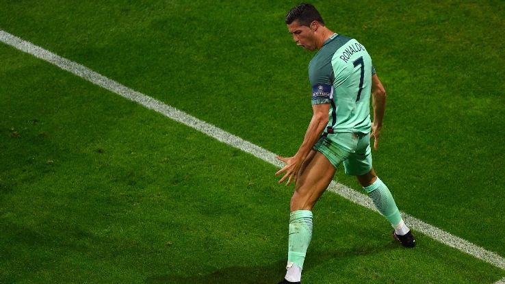 Ronaldo cân bằng kỷ lục của huyền thoại Platini