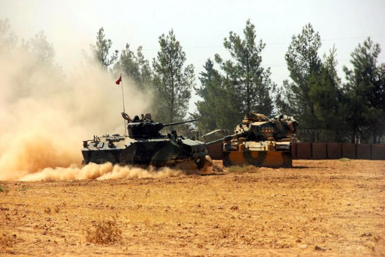 Xe tăng Thổ Nhĩ Kỳ ồ ạt vượt qua biên giới Syria