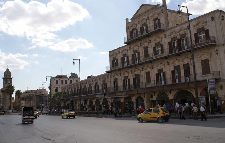 Quang cảnh khu vực tháp Đồng hồ Bab al-Faraj, Aleppo ngày 6-10-2010. Ảnh: Reuters