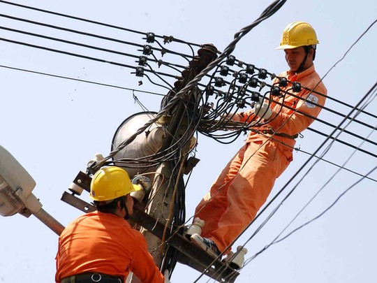 EVN tăng 2%-5% giá bán buôn điện năm 2016