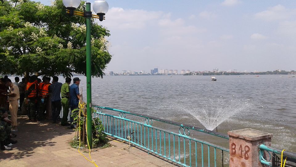 
Tạo &ocirc;xy cho nước hồ
