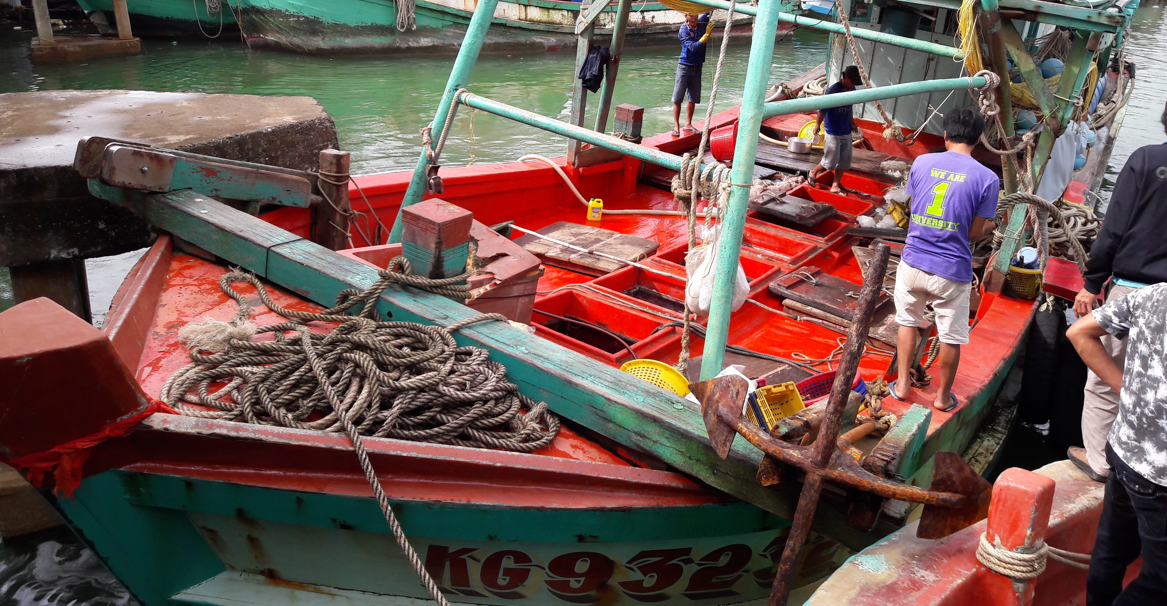 Nghi bị ngạt khí độc, 1 ngư phủ tử vong