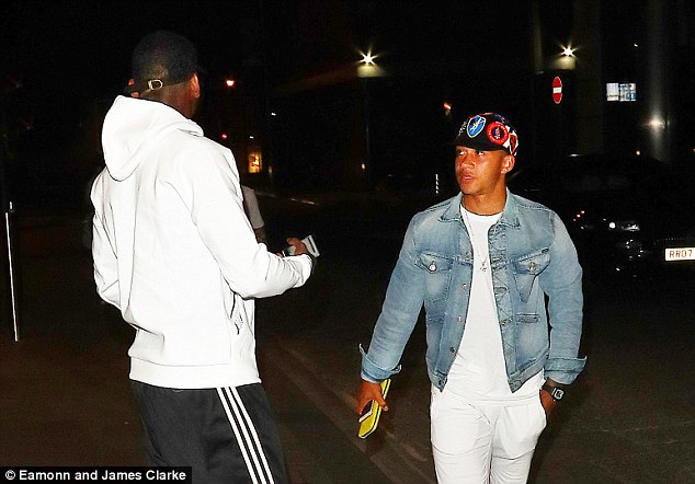 Pogba tìm được “tay chơi” tri âm ở M.U