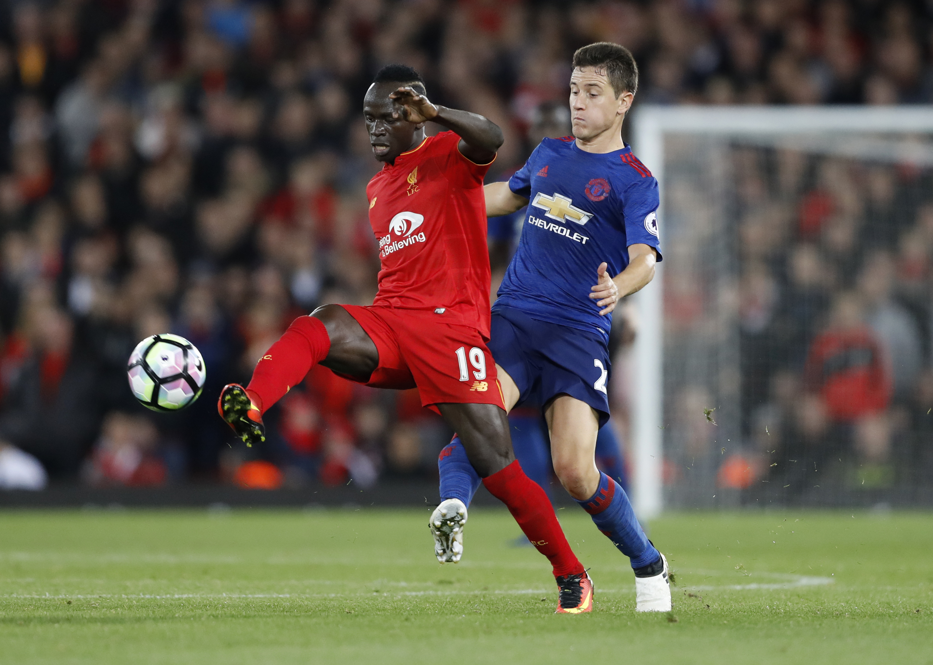 Trận cầu tẻ nhạt khiến các CĐV la ó trên sân Anfield