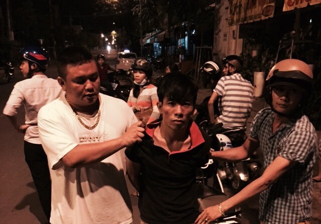 Nghe tiếng tri hô, lái ô tô truy bắt cướp