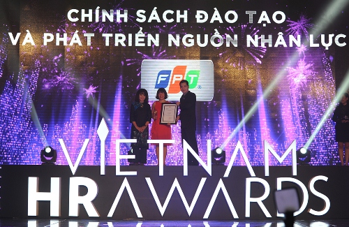 FPT giành “cú đúp”tại Vietnam HR Awards