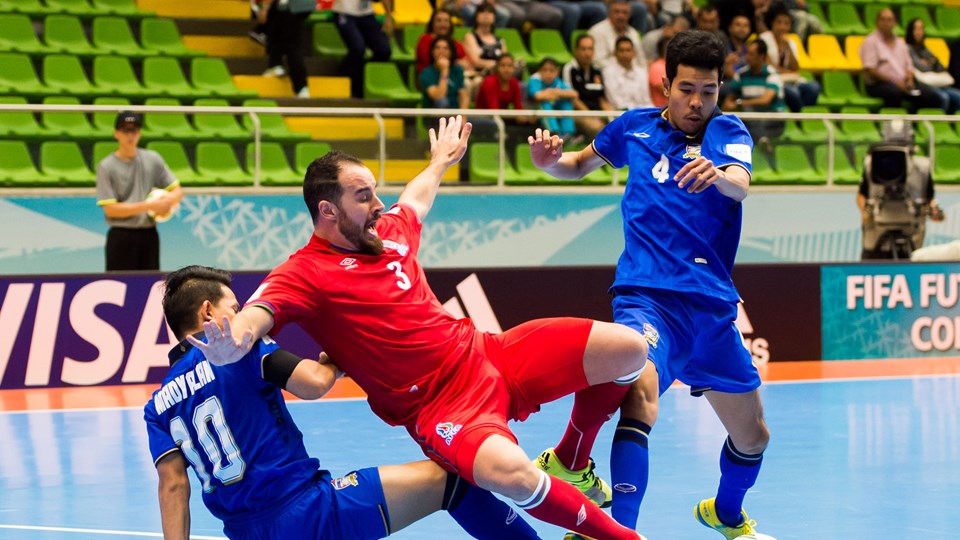 Thái Lan chia tay World Cup futsal sau trận cầu 21 bàn thắng