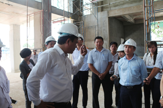 Bí thư Đinh La Thăng: Lương thấp thì vào biên chế làm gì!
