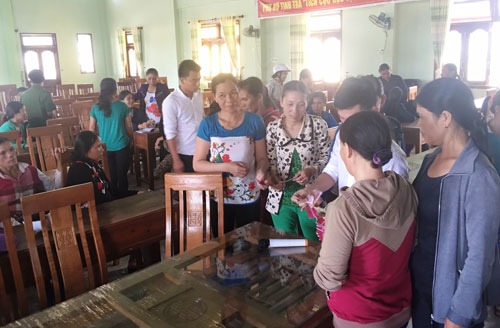 Giả làm từ thiện để lừa đảo