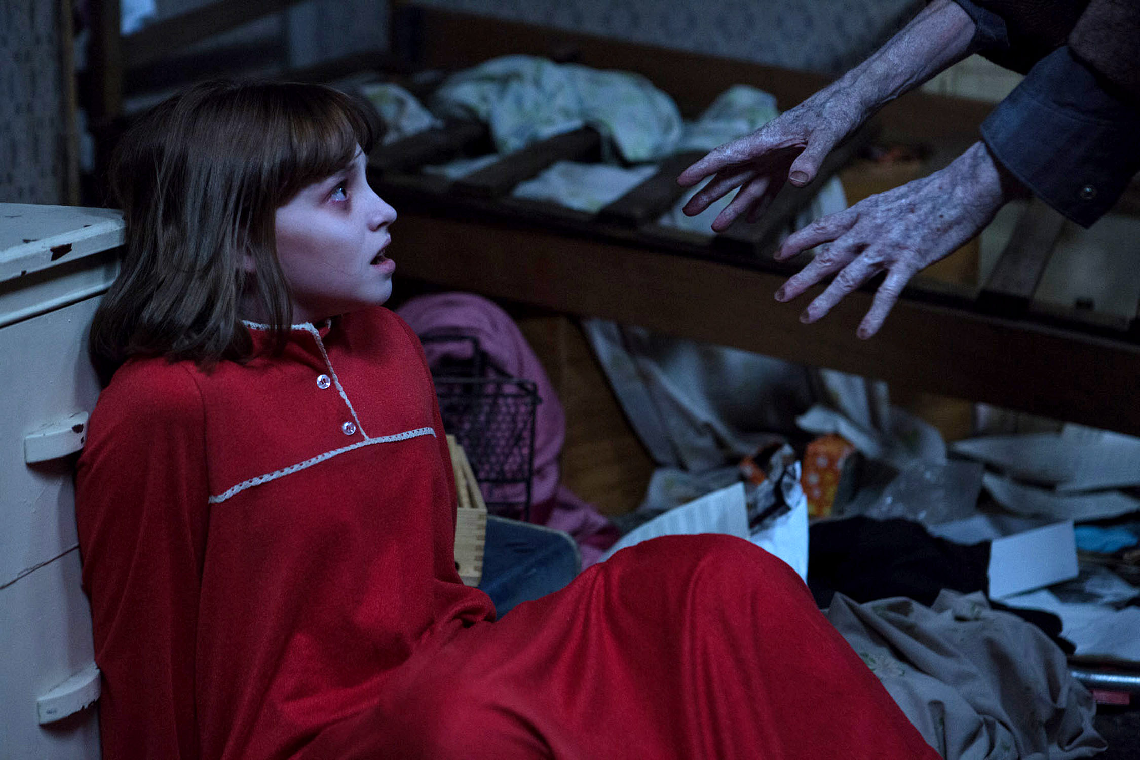 Bom tấn “The Conjuring 2” thua phần 1